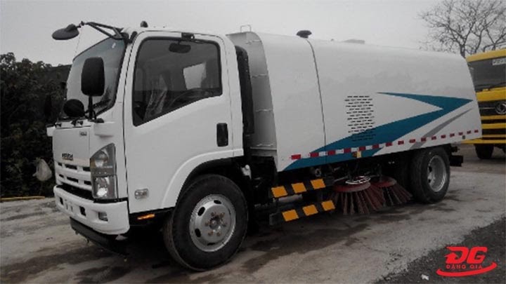 xe quét rác isuzu 8 khối