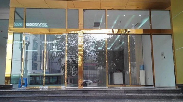 cửa kính cường lực