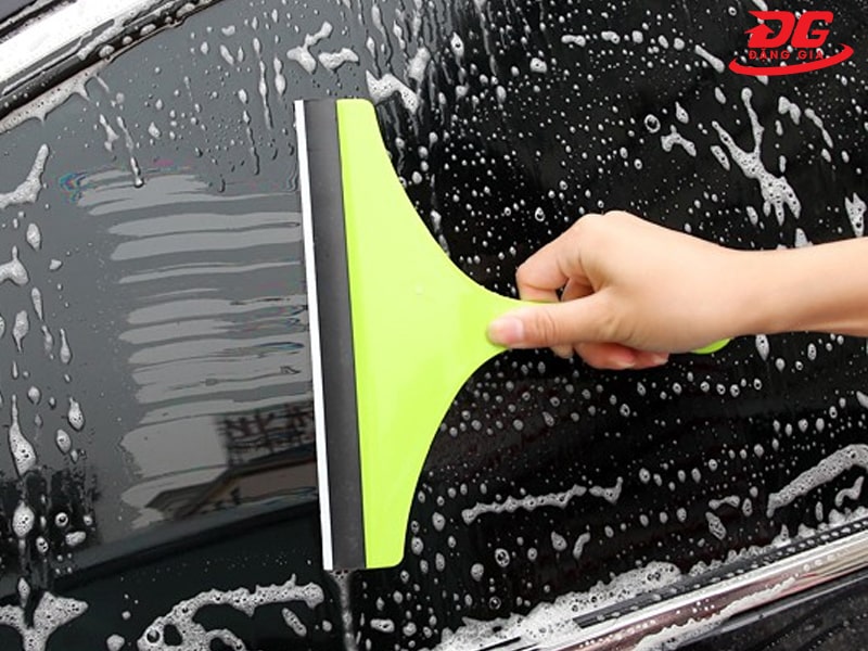 Cây gạt nước cầm tay cán ngắn