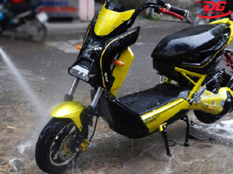 Cần lưu ý một số điều khi thực hiện rửa xe điện tại nhà để đảm bảo an toàn