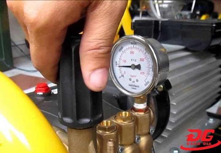 Sửa máy rửa xe cao áp không lên áp