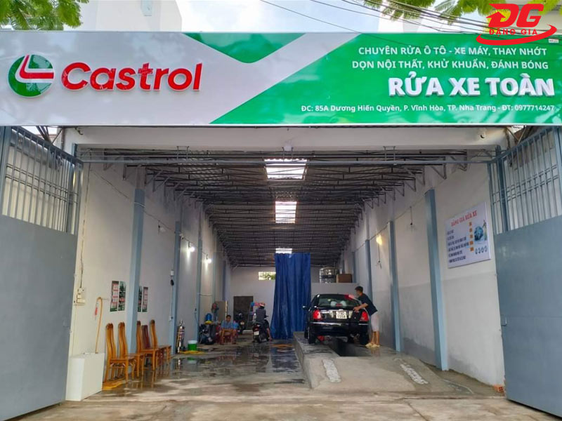 Tiệm rửa xe Toàn Nha Trang