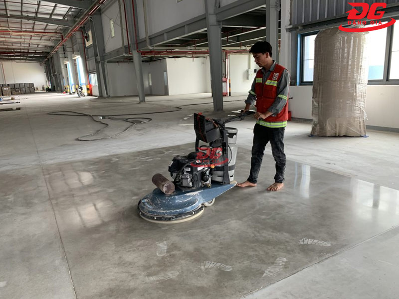 Đánh bóng bề mặt sàn