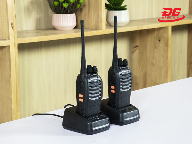 Bộ đàm liên lạc cầm tay Baofeng BF-888S