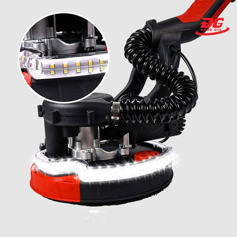 Hệ thống đèn led bao quanh khu vực bàn chà