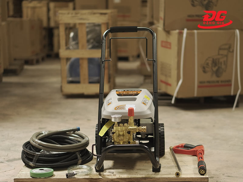 Máy rửa chuồng trại áp lực cao Lutian LT-16MD và các phụ kiện