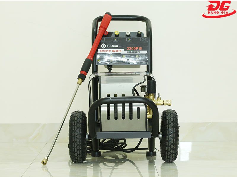 Máy rửa ô tô công nghiệp 2200PSI Lutian được dùng phổ biến tại nhiều tiệm rửa xe