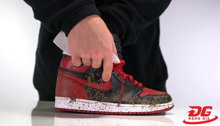 cách vệ sinh giày nike jordan