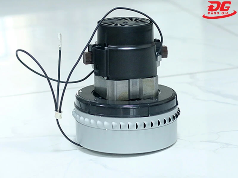 vệ sinh máy hút bụi công nghiệp