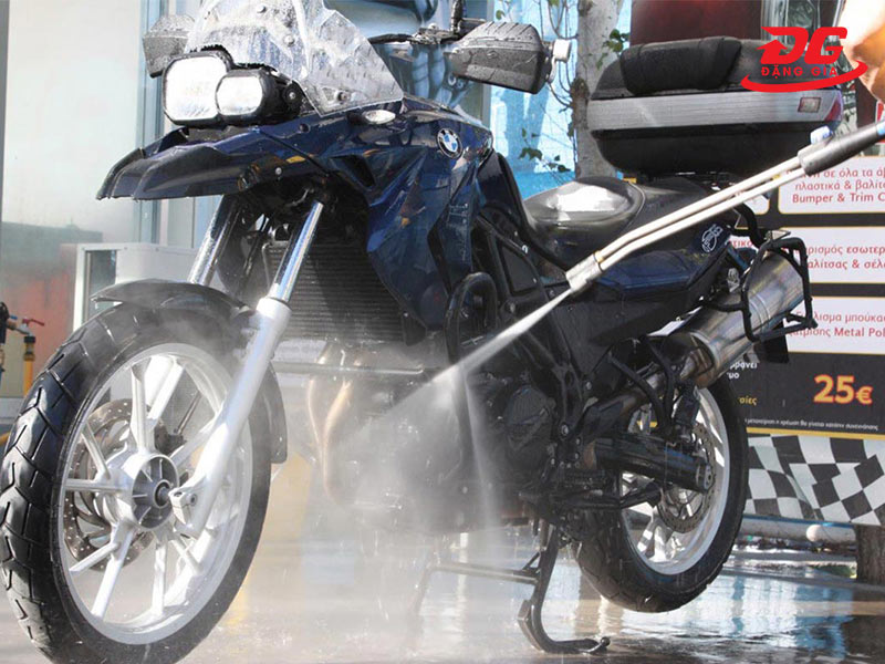Giá rửa xe máy rất đa dạng