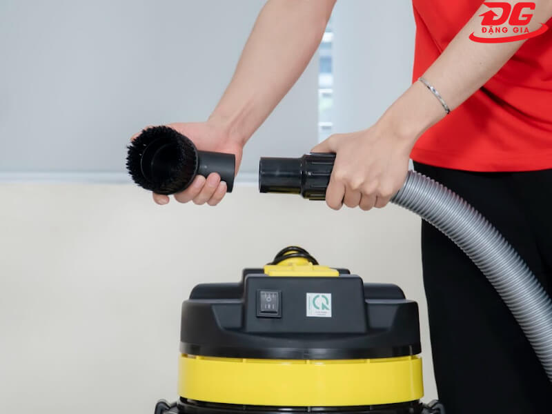 cách dùng máy hút bụi công nghiệp