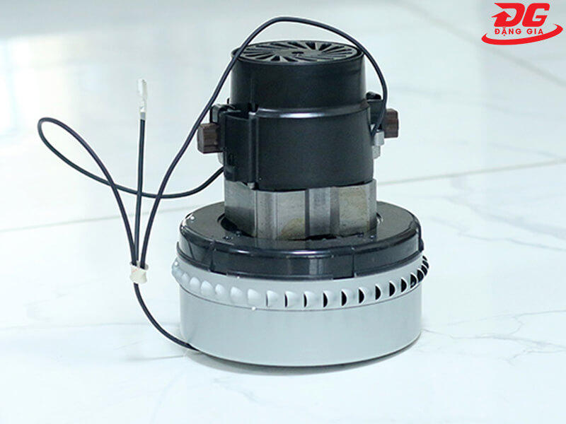 vệ sinh máy hút bụi công nghiệp