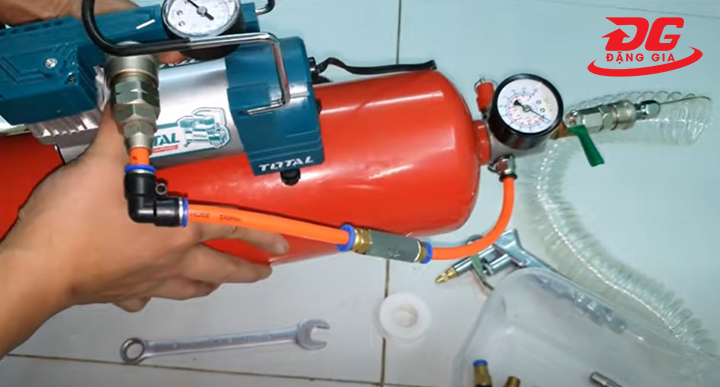 Tự chế máy nén khí bằng bình cứu hỏa tại nhà