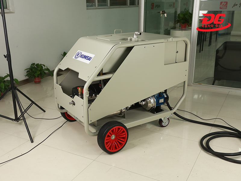 Máy rửa xe cao áp lực phun 800 bar Kumisai