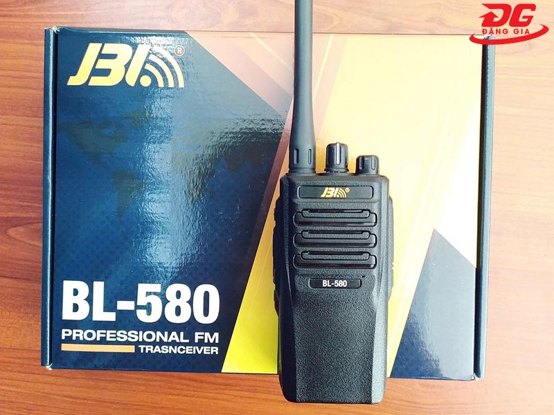 Bộ đàm là sản phẩm nổi bật của hãng JBL