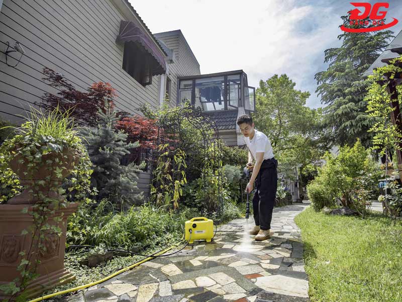 Máy xịt rửa sân vườn đa năng ngày càng được sử dụng phổ biến
