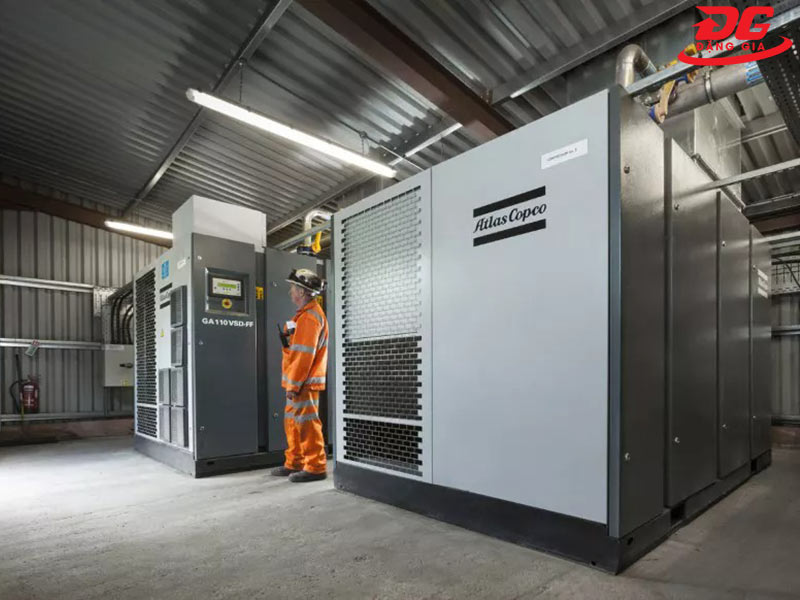 Giá máy bơm hơi trục vít Atlas Copco tương đối cao
