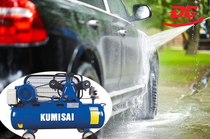 rửa xe bằng máy nén khí