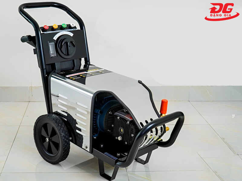 Máy rửa xe tự động ngắt Kumisai KMS 150/3
