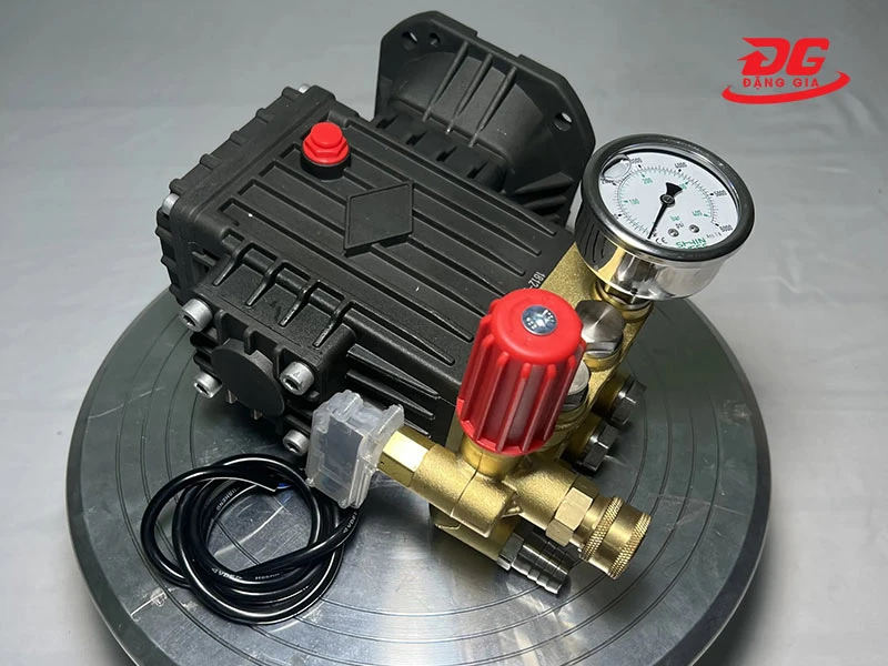 Đầu liền trục piston sứ máy rửa xe cao áp