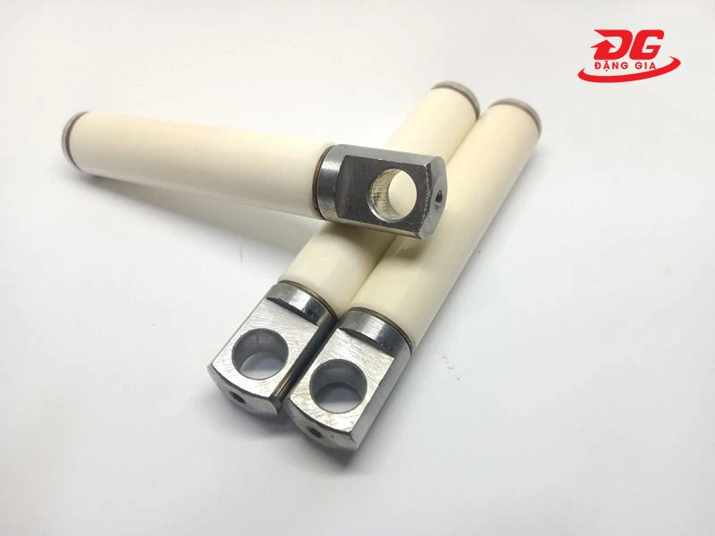 Piston sứ hay ty sứ trong đầu xịt rửa xe