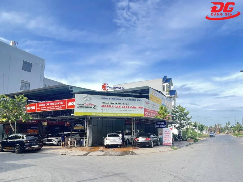 Trung tâm Mobile Car Care Cần Thơ đón tiếp nhiều xe đến vệ sinh, bảo dưỡng