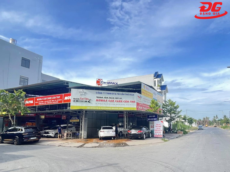 Trung tâm Mobile Car Care Cần Thơ đón tiếp nhiều xe đến vệ sinh, bảo dưỡng
