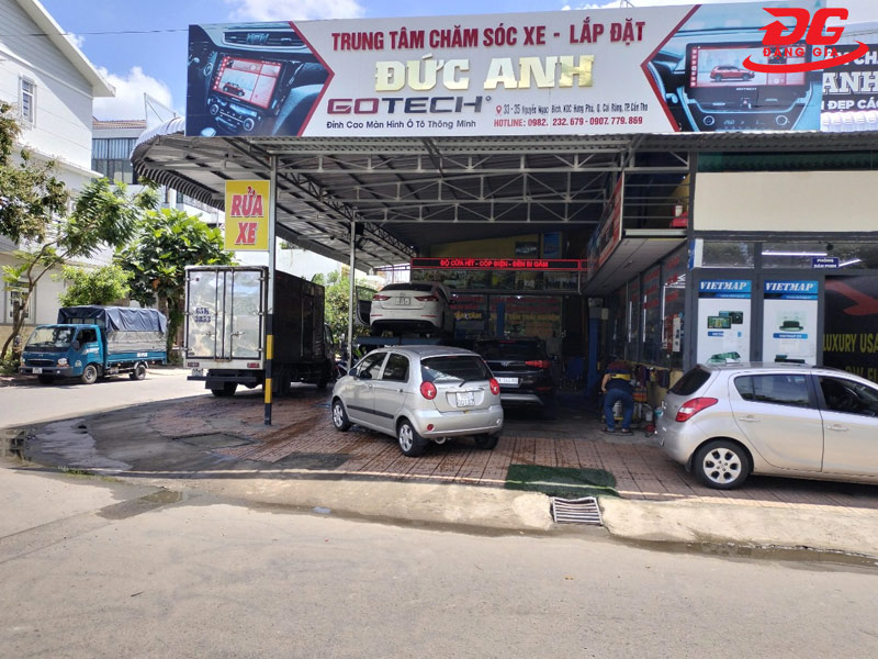 Đức Anh Auto sở hữu không gian 2 mặt tiền rộng thoáng