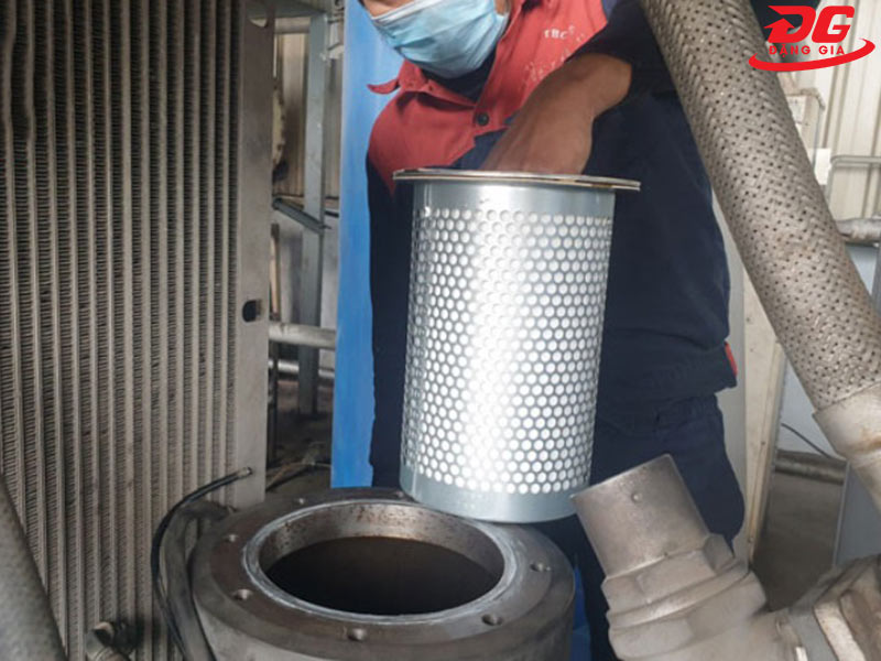 Cách thay bộ lọc tách dầu