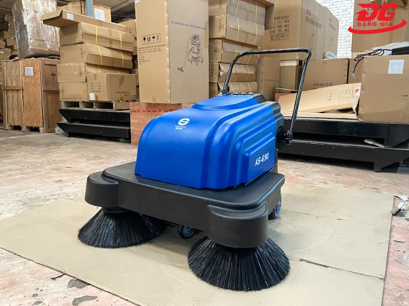 Máy gom rác chạy bằng ắc quy