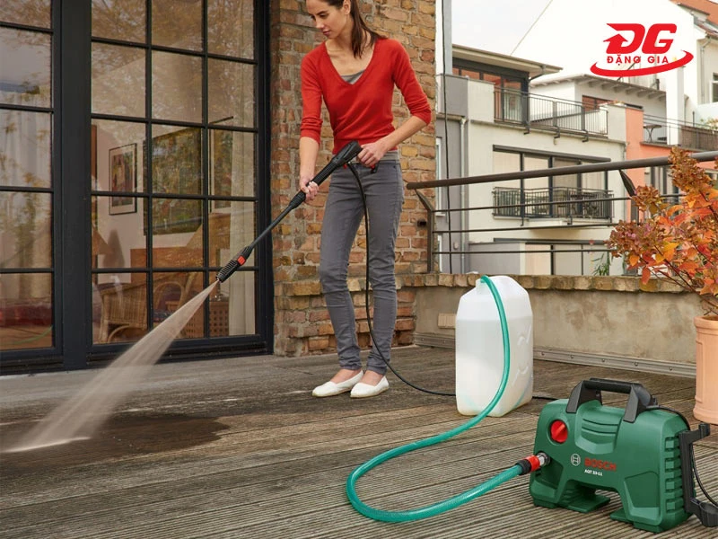 Máy xịt rửa xe mini Bosch Easy Aquatak 110
