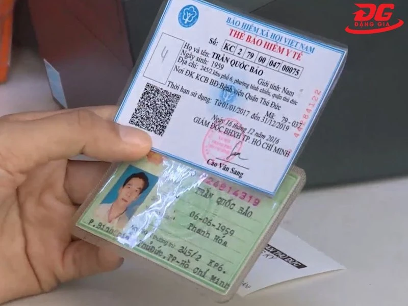 Có nên ép plastic giấy khai sinh, bằng đại học và các giấy tờ khác