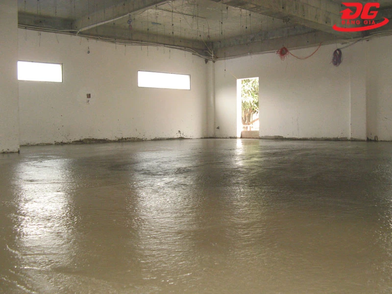 Tiến hành đổ cốt sàn bê tông