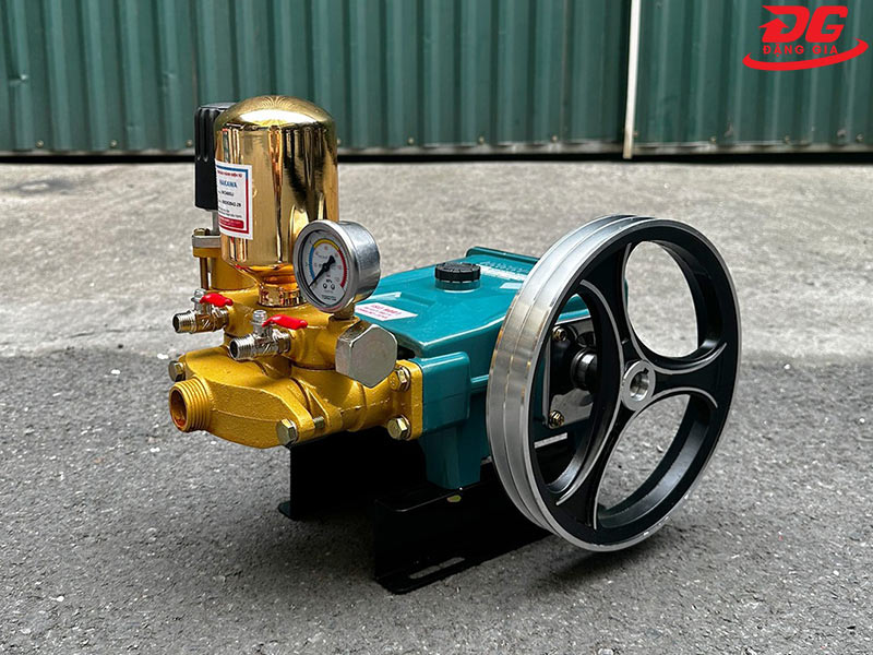 Đầu xịt áp lực ty sứ 2HP Nakawa