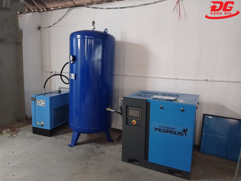 Máy nén khí trục vít có dầu 10HP thương hiệu Pegasus