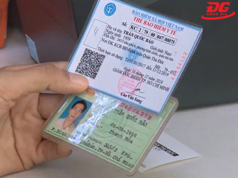 Có nên ép plastic giấy khai sinh, bằng đại học và các giấy tờ khác