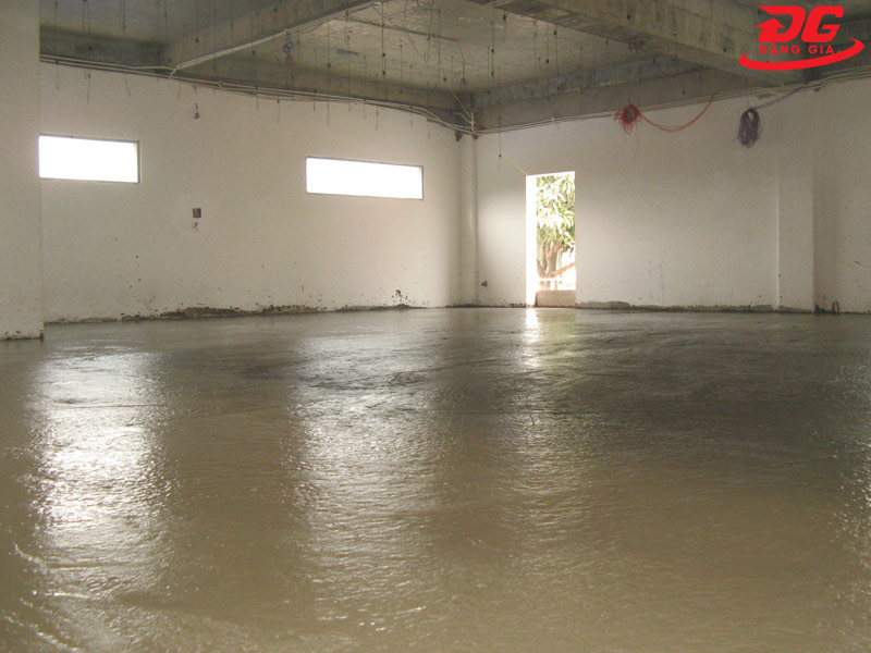 Tiến hành đổ cốt sàn bê tông