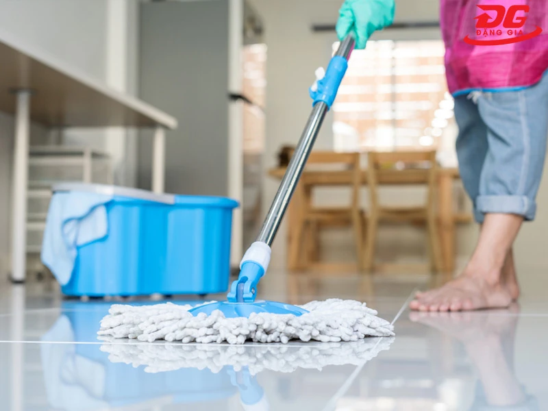 Cần nắm được những lưu ý cần biết khi lau nhà để giúp việc vệ sinh diễn ra dễ dàng