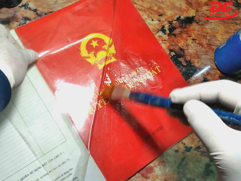 Dung dịch chuyên dụng giúp bóc tách màng ép nhanh chóng, hiệu quả cao