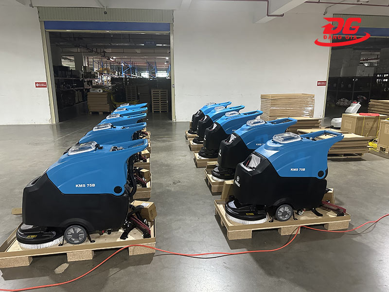 Máy chà sàn liên hợp Kumisai