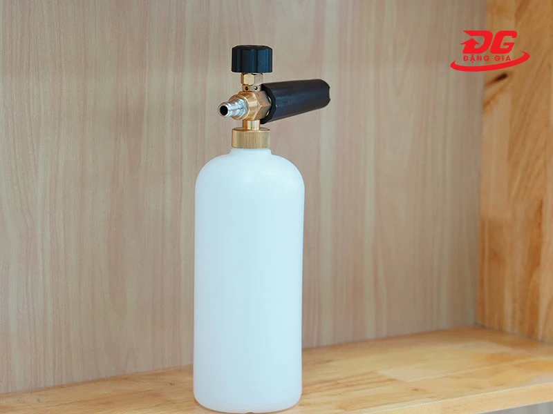 Bình tạo bọt tuyết mini kết nối trực tiếp với sung phun máy rửa xe gia đình