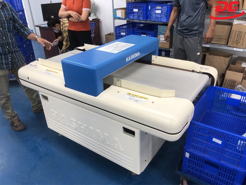 Máy phát hiện kim loại băng tải Hashima HN-770G