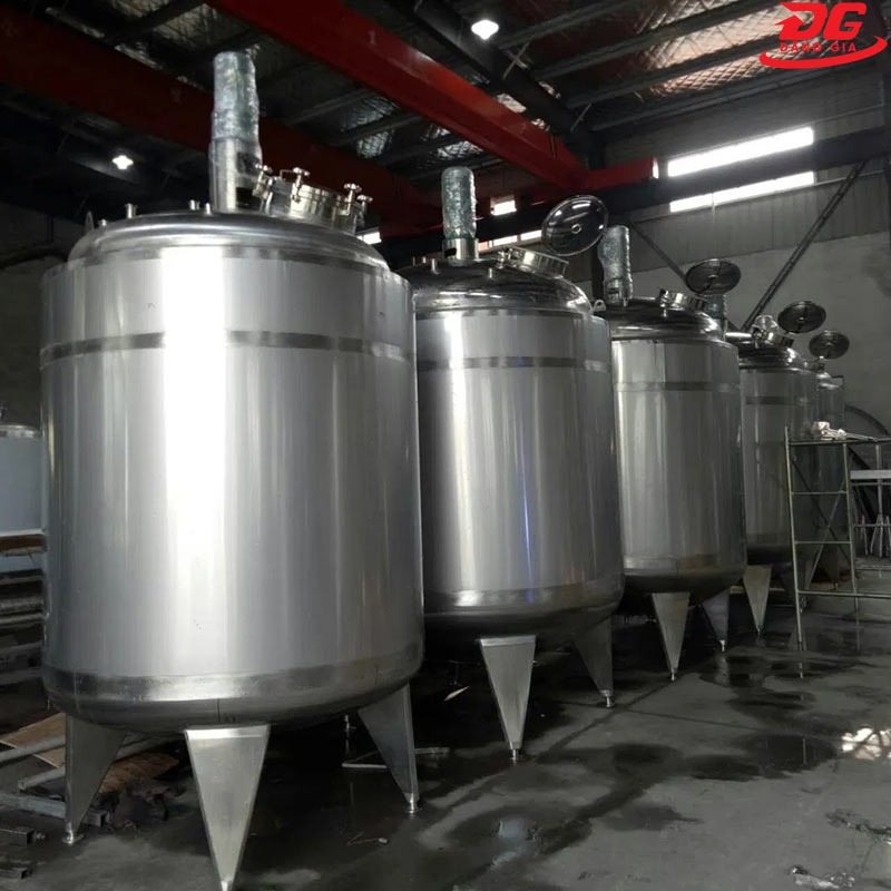Bồn khuấy giải nhiệt đáy hình cầu