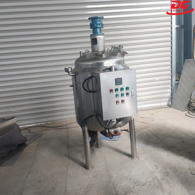 Tank giải nhiệt đứng