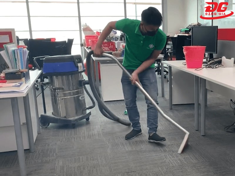 chọn máy hút bụi thảm văn phòng