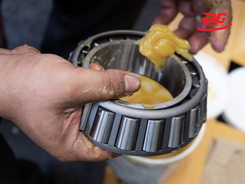 Mỡ bôi trơn vòng bi: Đặc điểm, thành phần và 12 loại tốt nhất