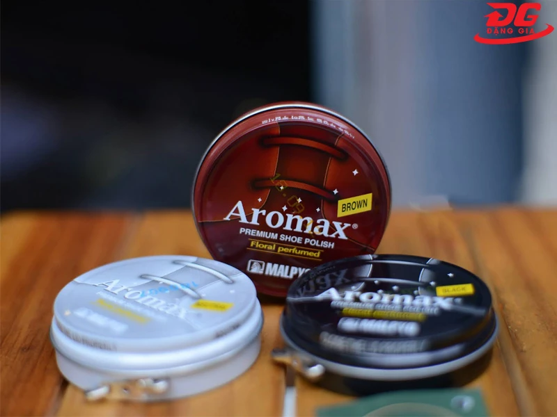 Thương hiệu xi đánh giày Hàn Quốc Aromax - Giá tham khảo: 40.000 đồng