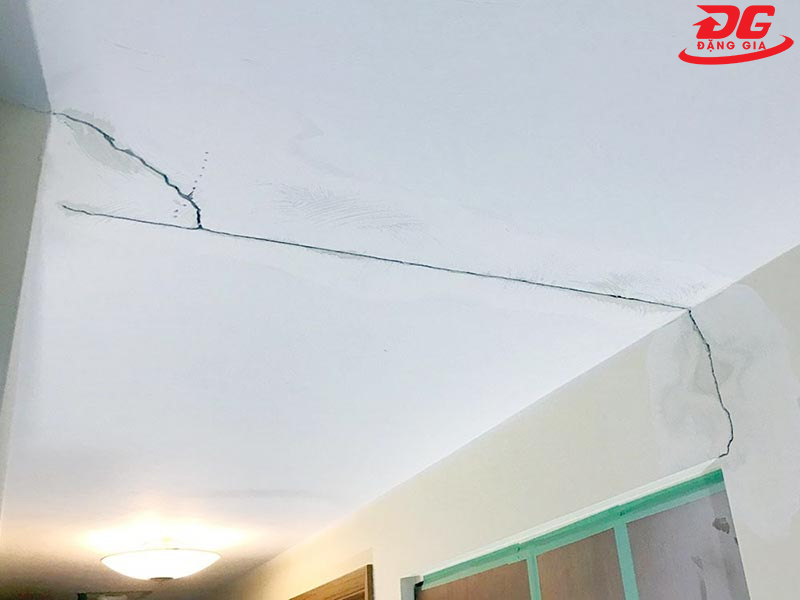Thiết kế quá trọng tải khiến sàn bị nứt sau 1 thời gian sử dụng
