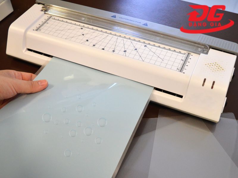 Ép plastic xuất hiện những bọt khí