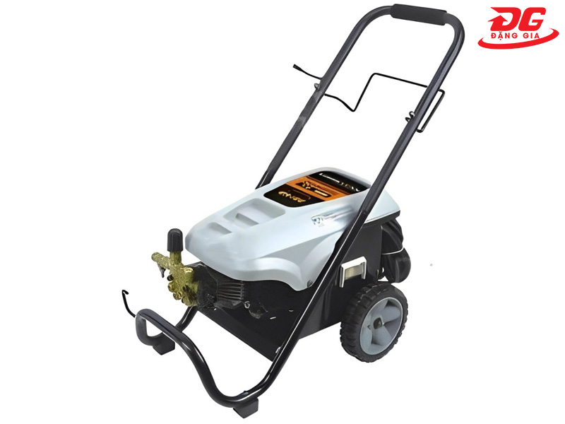 Máy rửa xe Promac M32 - Giá tham khảo: 18.400.000 đồng